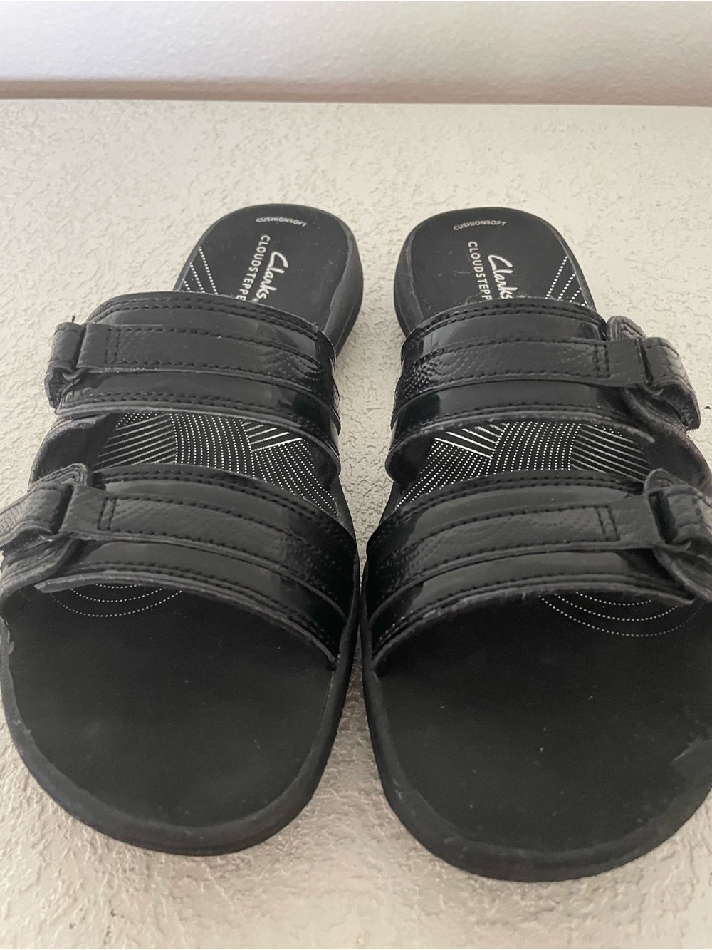 Clarks Cloudsteppers Breeze Piper Sandals Womens 8 Black Patent - Picture 2 of 5